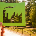 Plástico corrugado e sustentabilidade industrial: como eficiência, segundo a análise de Elias Assum Sabbag Junior, durabilidade e reaproveitamento fortalecem processos produtivos.